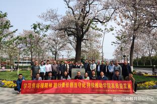 天空：水晶宫和狼队有意英斯，但目前球员不太可能离开西汉姆